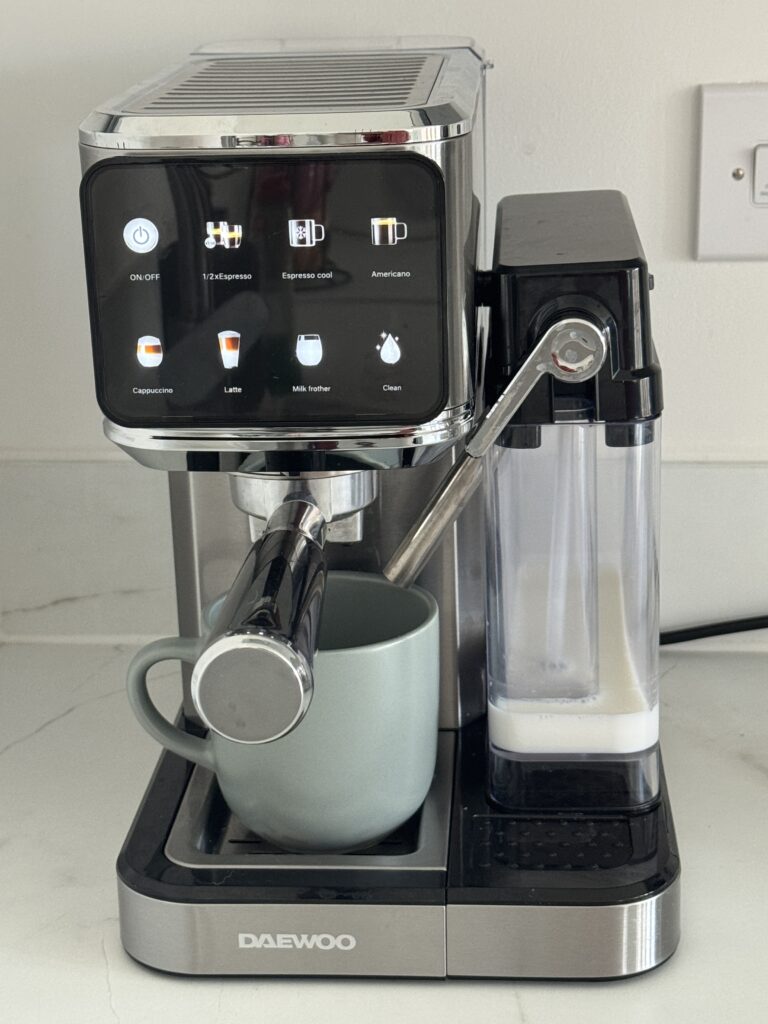 Controls on the Daewoo 20-Bar Digital Semi-Auto Coffee Maker